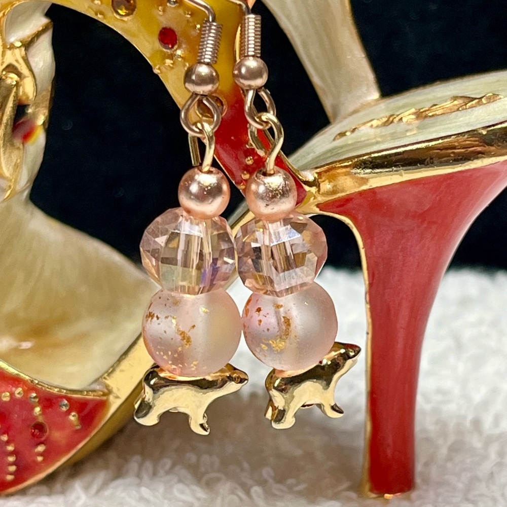 🐻❄️Gold and pink speckled Earrings with Polar Bear Charm - Picture 5 of 8